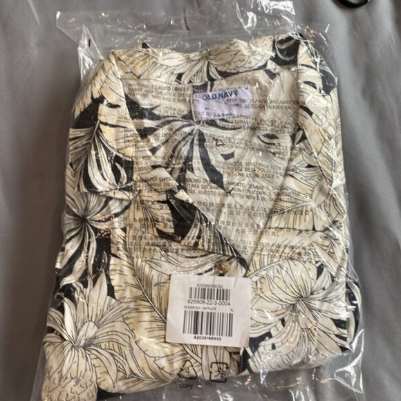 Old Navy Classic Fit Everyday Palm Leaf Shirt Size XL - Picture 9 of 9